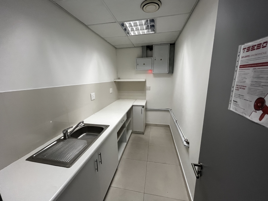 To Let commercial Property for Rent in Bo Oakdale Western Cape